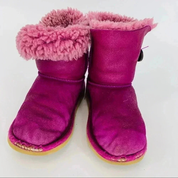 UGG well loved purple mini Bailey boots - Picture 1 of 8